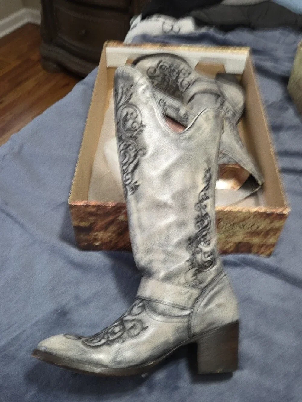 BOX KEPT-Old Gringo Gray with Black Embroidery Western Heeled Boots - Picture 8 of 9